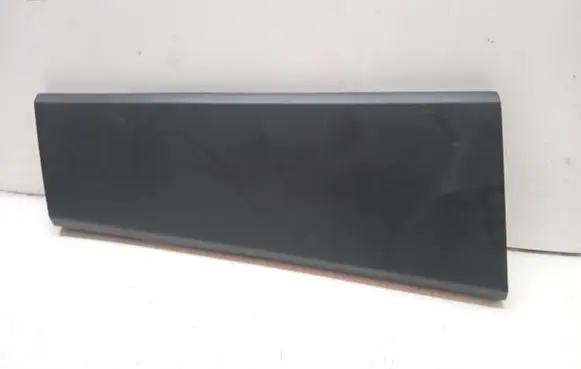 Land Rover Discovery 3 - LR3 (B) pillar trim (bottom) 632240031