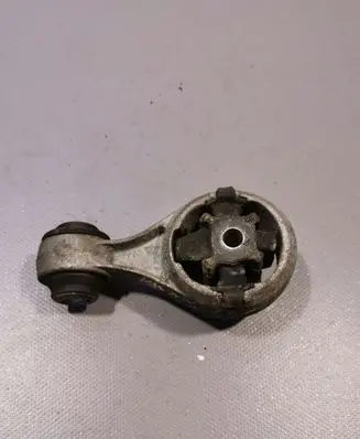 Nissan Qashqai Engine mount bracket