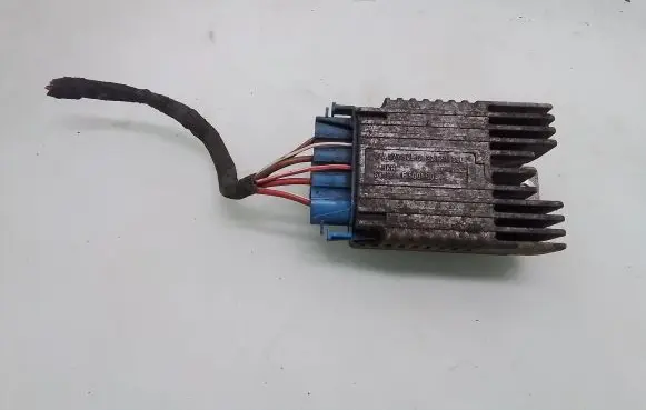 Coolant fan relay