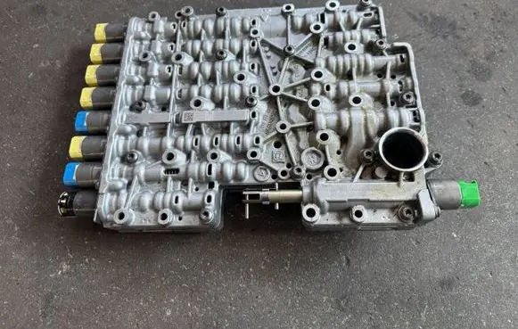 Audi Q7 4M Transmission gearbox valve body 1102327189