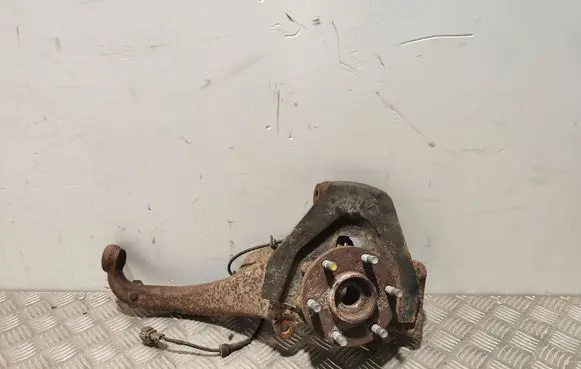 Nissan Navara D40 Front wheel hub spindle knuckle