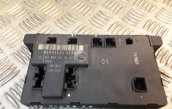 Mercedes-Benz C W203 Door control unit/module 2038205626 A2038205626