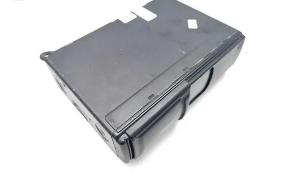 Volkswagen Touareg I CD/DVD changer 
