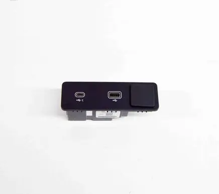 Jaguar F-Pace USB socket connector L8B219E110CD