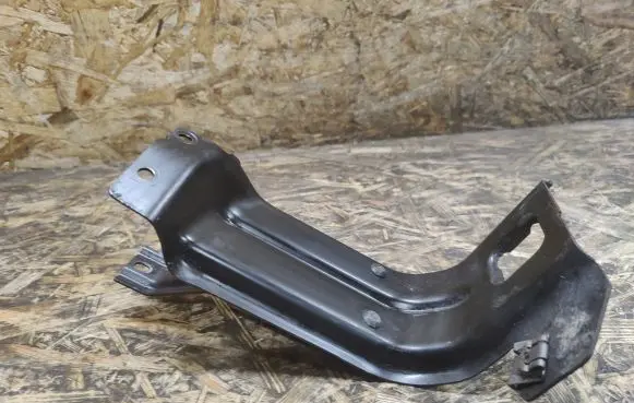 Mercedes-Benz S AMG W220 Radiator mount bracket
