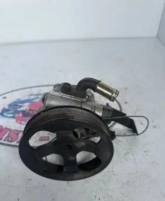 Toyota RAV 4 (XA20) Power steering pump 32100