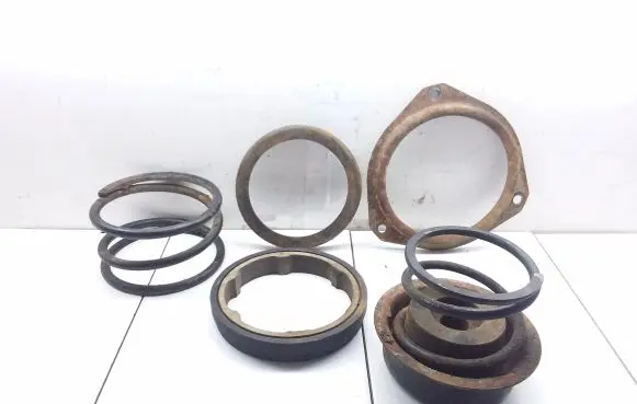 Jaguar XJ X40 Coil spring/strut mount 