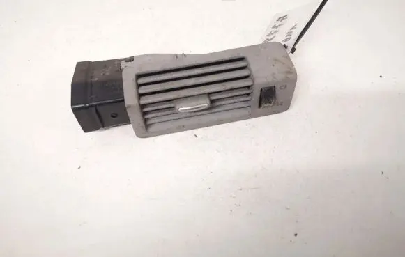 Volkswagen Touareg I Dash center air vent grill 7l5819210 7l6819210