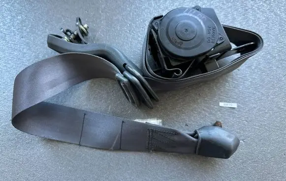 Nissan Patrol Y60 Rear seatbelt 8884522J10