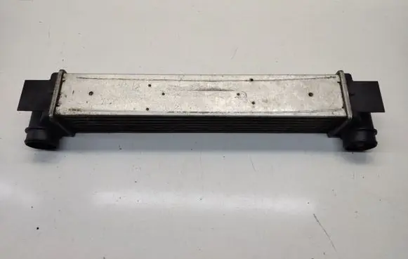 BMW 5 E39 Intercooler radiator 2247359 17512247359