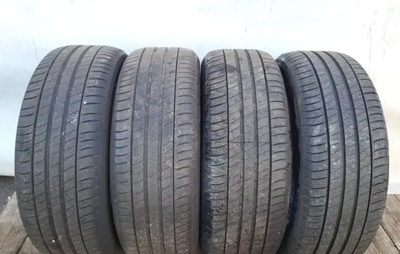 Volkswagen Golf VII R18 summer tire 3528708466319