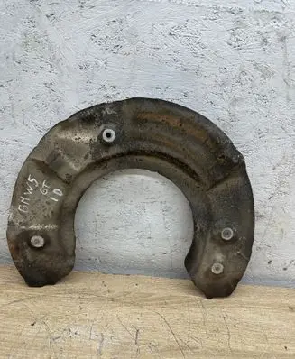 BMW 5 GT F07 Front brake disc dust cover plate 6775266