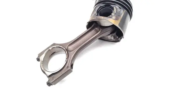 BMW 1 E82 E88 Piston with connecting rod N47D20C
