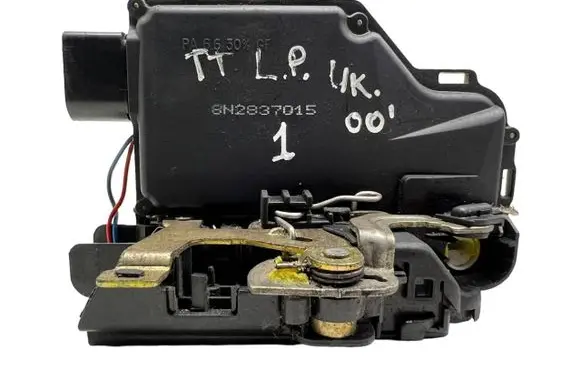 Audi TT Mk1 Front door lock 8N2837015