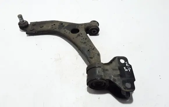 Volvo V40 Front lower control arm/wishbone 31340232