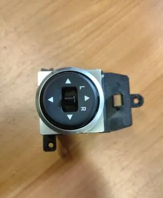 Hyundai i10 Wing mirror switch 299128454