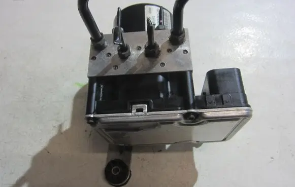 BMW X3 F25 ABS Pump