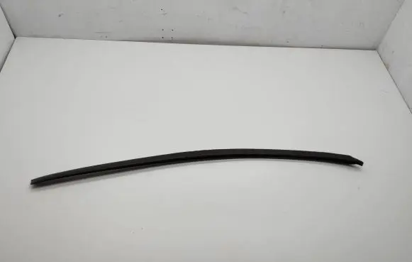 Audi Q7 4L Rubber seal front coupe door window 