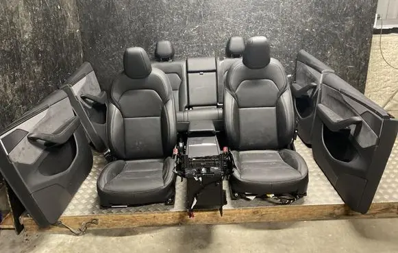 Tesla Model Y Seat set 