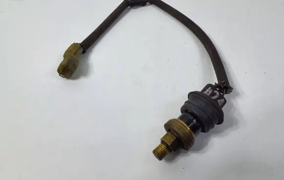 Honda Legend Oil pressure relay OFF25KY137