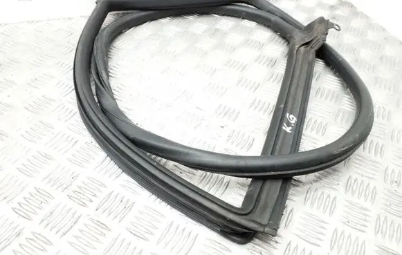 Audi A5 Sportback 8TA Rear door rubber seal (on body) 8T8833707C