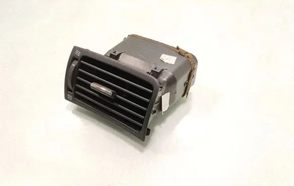 Toyota Avensis T250 Dashboard side air vent grill/cover trim