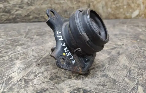 Honda Element Engine mount bracket