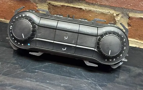 Mercedes-Benz Vito Viano W447 Climate control unit A4479001208 5HB01153013 A4479013502