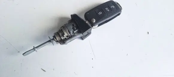 Volkswagen Touran II Front door lock (next to the handle) 1T0837167B 5K0837202AD