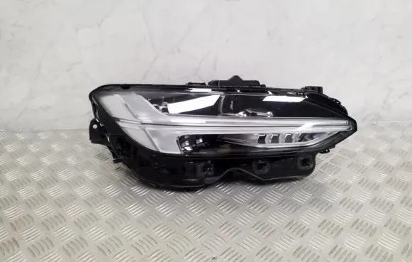 Volvo S90, V90 Headlight/headlamp 32337683