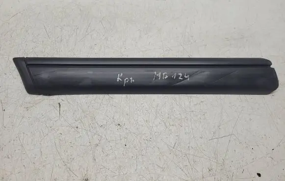 Mercedes-Benz E W124 Fender trim (molding)