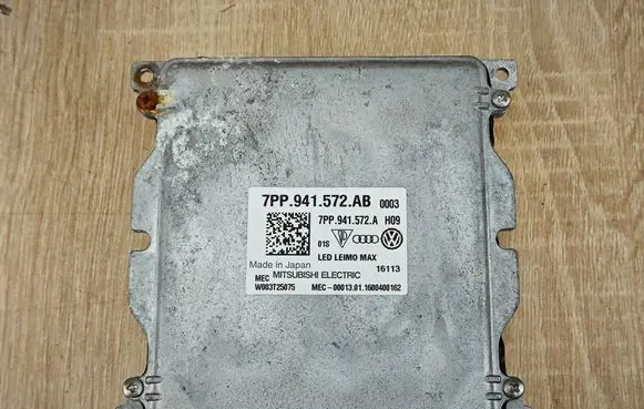 Audi A4 S4 B9 Headlight ballast module Xenon 7PP941572AB