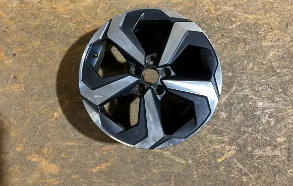 Nissan Qashqai J12 R18 alloy rim B010469