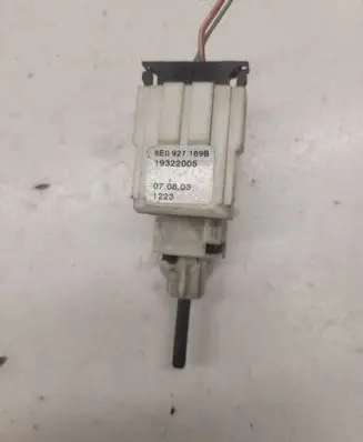 Audi A4 S4 B6 8E 8H Brake pedal sensor switch 8E0927189B