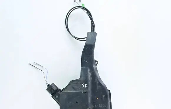 Toyota Avensis Verso Rear door lock LH370L