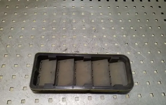 Volvo XC60 Quarter panel pressure vent 8623444