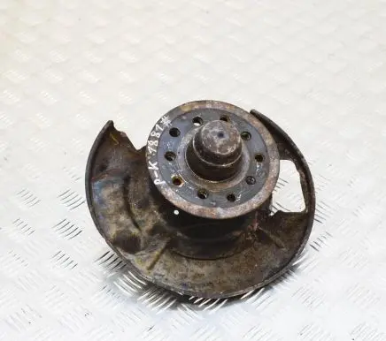 Mercedes-Benz SLC C107 Front wheel hub A1073320001