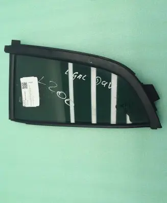 Mitsubishi L200 Rear vent window glass M193DOT207 43R000042