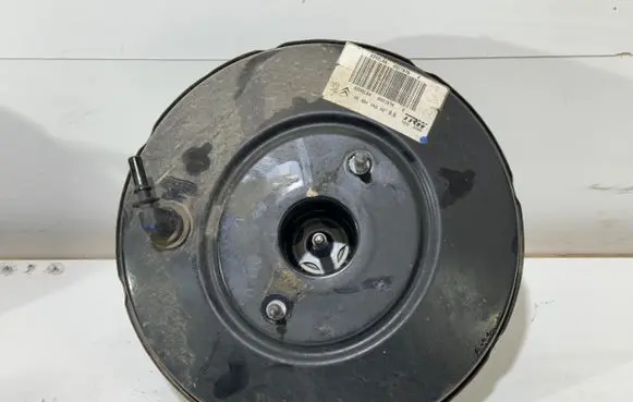 Peugeot 207 Brake booster 9688424380