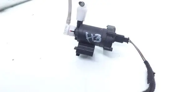 Mercedes-Benz C W203 Vacuum valve A2038000178