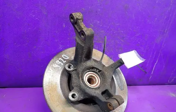Dacia Logan I Front wheel hub spindle knuckle