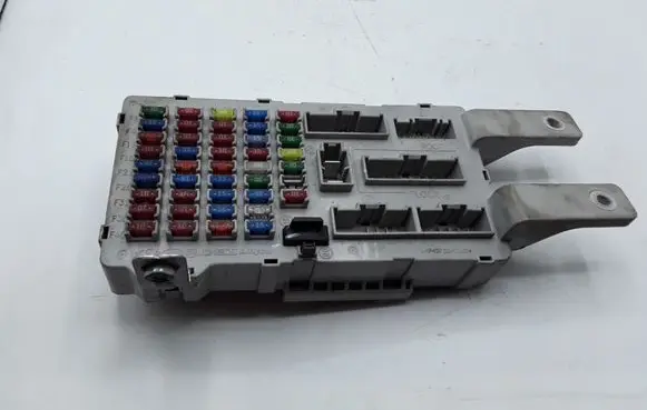 Hyundai Santa Fe Fuse module 919502B400