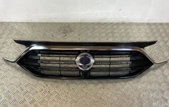SsangYong Rexton Front bumper upper radiator grill