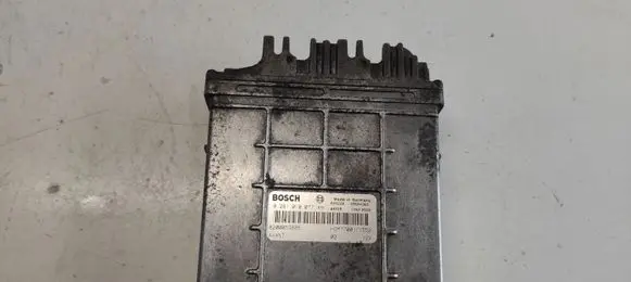 Renault Scenic I Engine control unit/module 0281010077 8200059885 000228