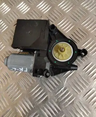 Volkswagen Touran I Front door window regulator motor 1T0959701