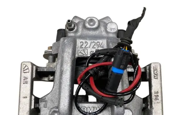 BMW 2 G42 Front brake caliper 6895221 34116895221