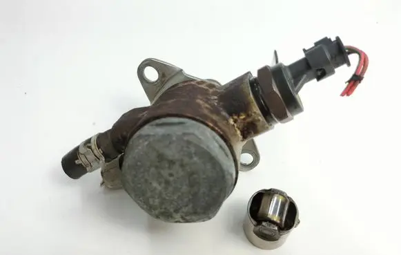 Seat Leon (1P) Fuel injection high pressure pump 03C127026C