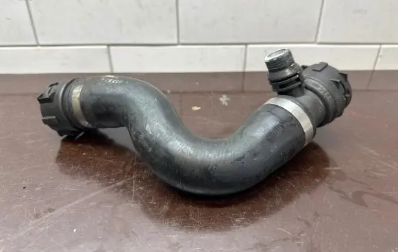 BMW X3 F25 Engine coolant pipe/hose 7601861