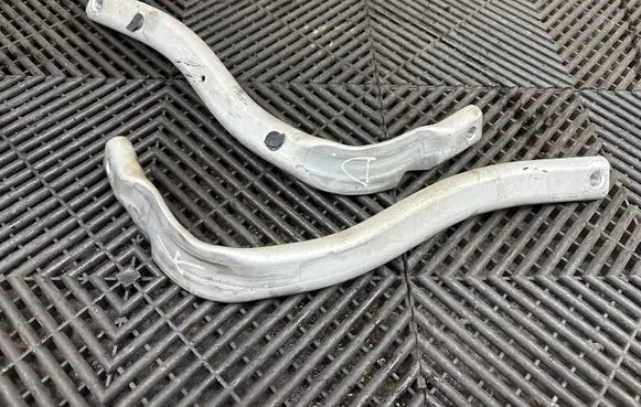 Audi A8 S8 D4 4H Fender mounting bracket 4H0821260C