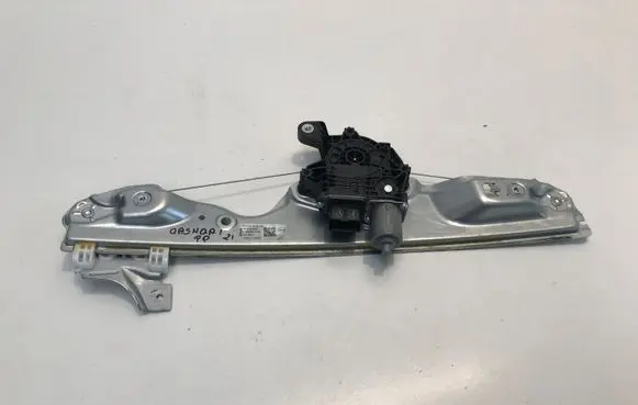 Nissan Qashqai J12 Front door window regulator with motor 807006UA1A